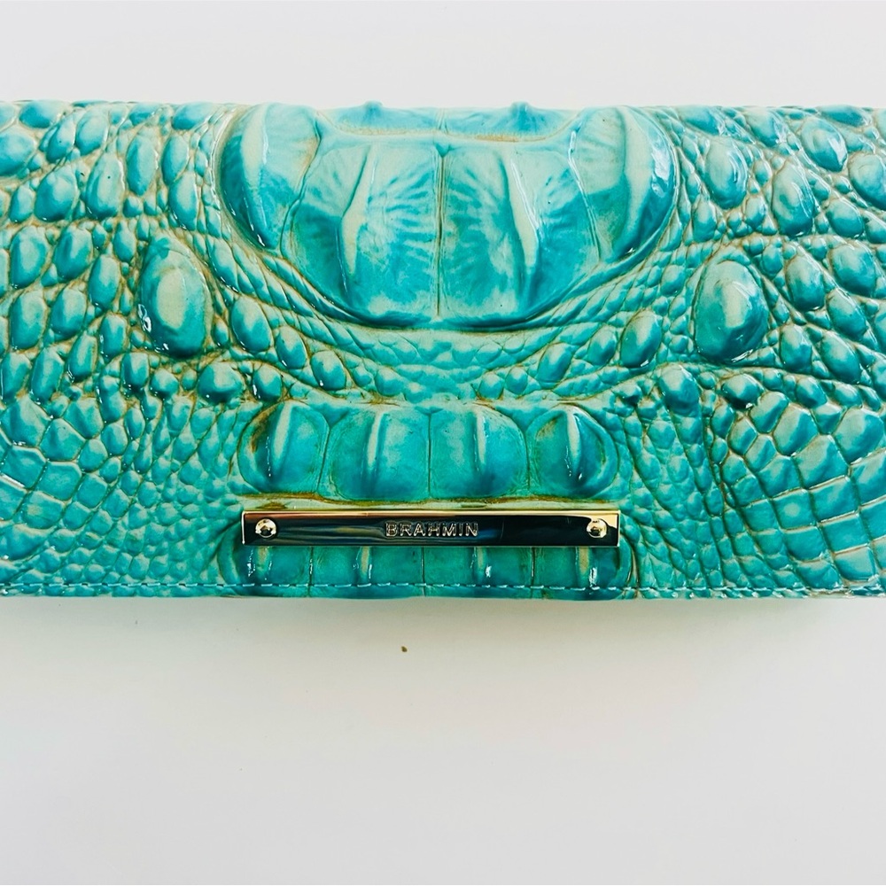 Like new Brahmin wallet